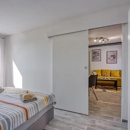 Apartman-bungalow Leni * Пула