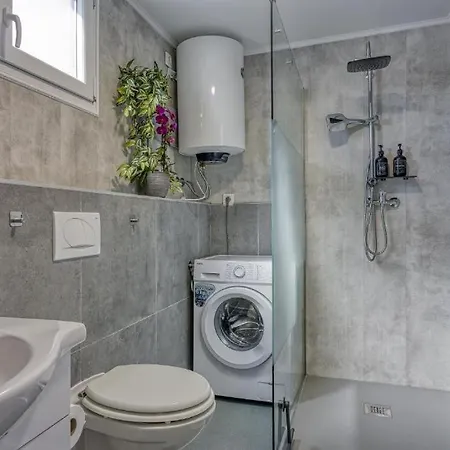 Apartman-bungalow Leni Апартаменты *